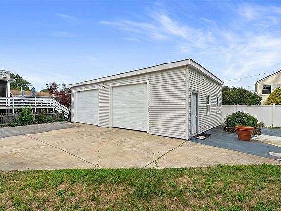 5th image of 101 Kenberma St