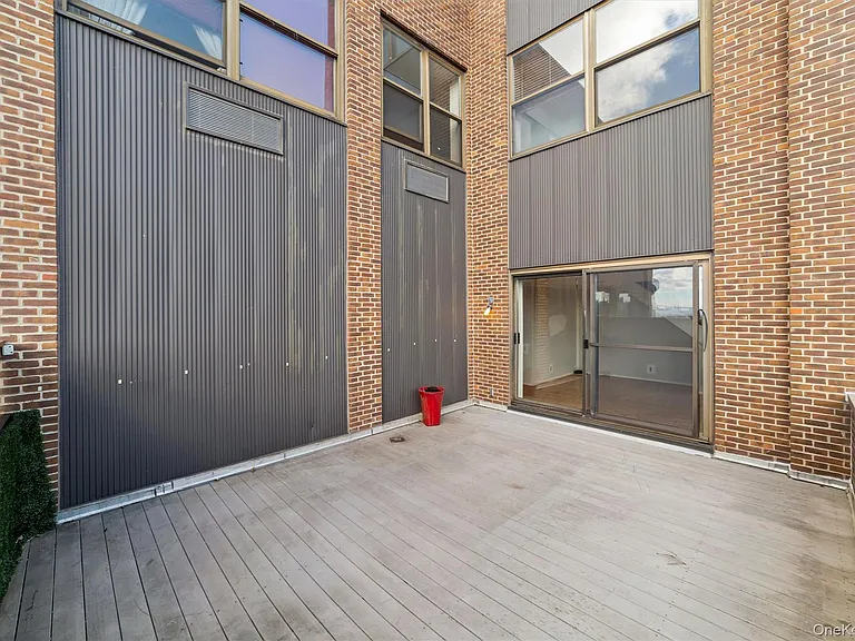 23 Water Grant St #8G — Photo 10