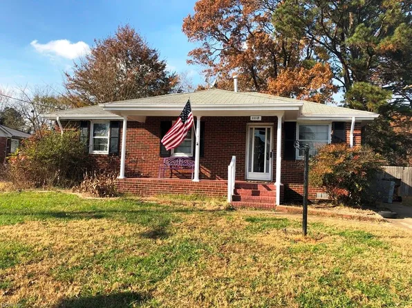 1118 Woodland Terrace Dr, Chesapeake, VA 23323