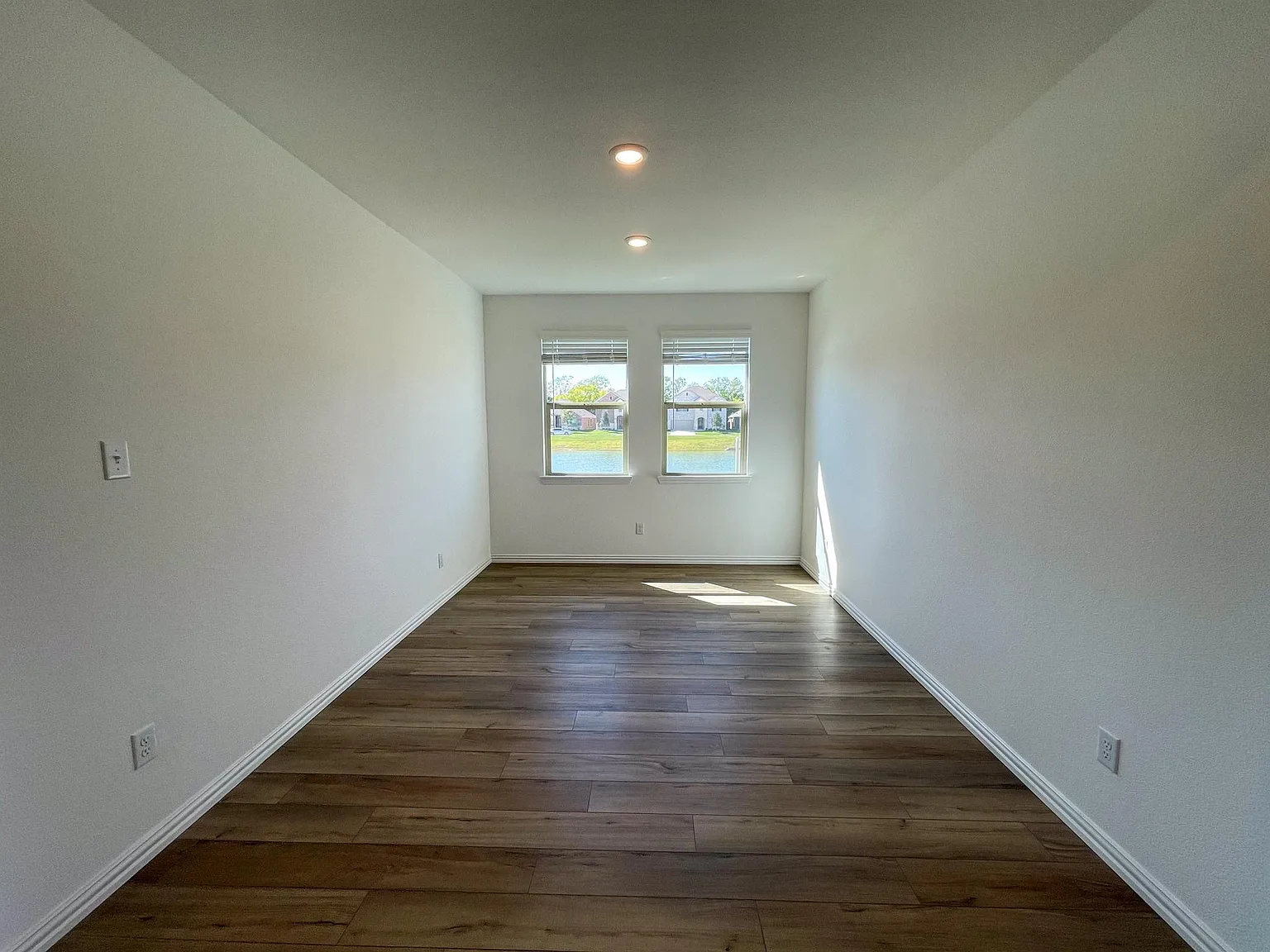 4 bed, 2010 sqft, $2,500 — Photo 3