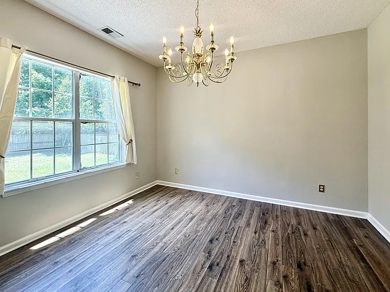 102 Adthan Cir — Photo 13