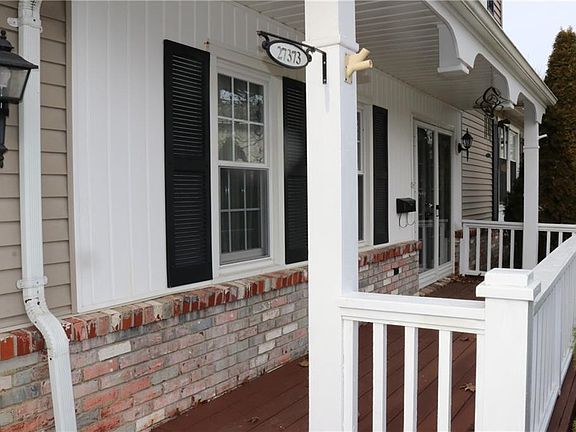 2nd image of 27373 Clinton Dr