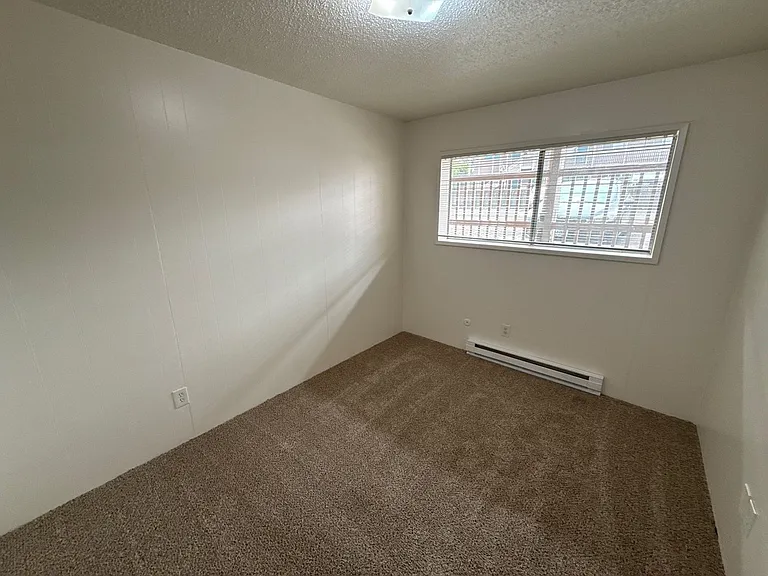 528 SW Levens St #4 — Photo 16