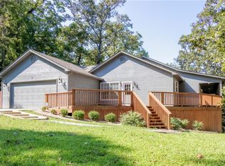 2 Congleton Ln, Bella Vista, AR 72714