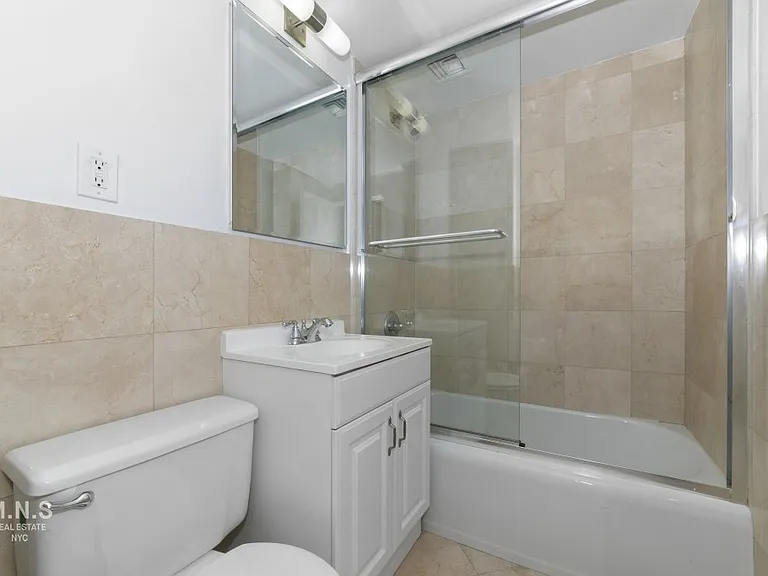 210 E 58th St #10A — Photo 4