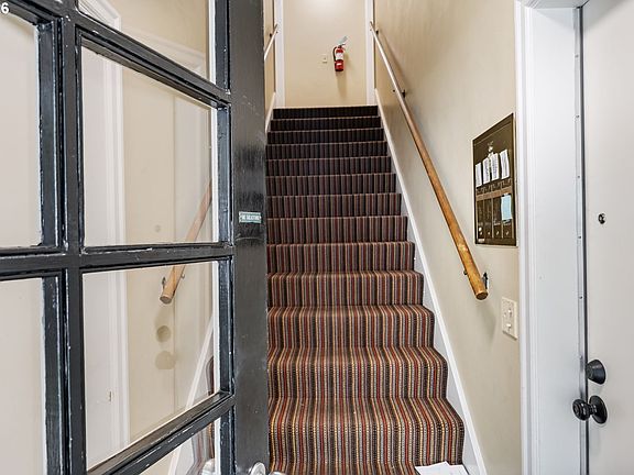 4th image of 1424 NE 21st Ave APT 20