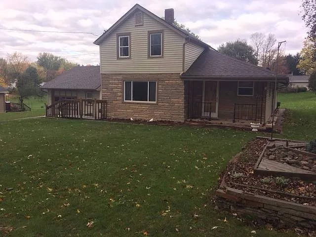 210 Hibbard St photo 1