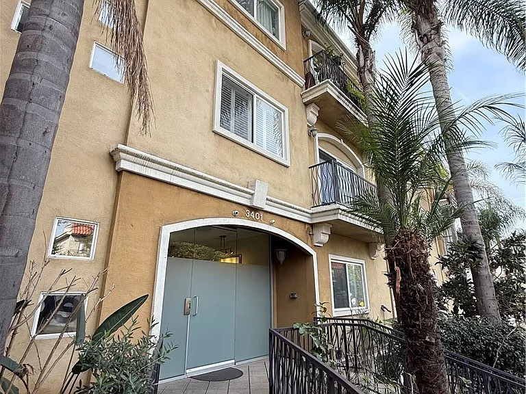 3401 S Bentley Ave #203 — Photo 44