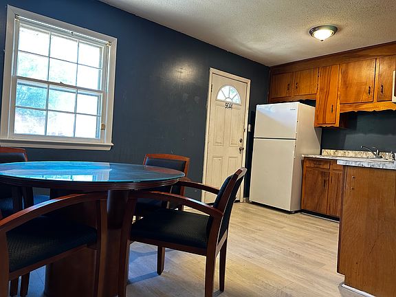 3rd image of 170 Gladiola Dr