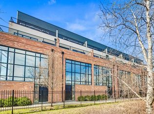 8316 Elmwood St, Skokie, IL 60077