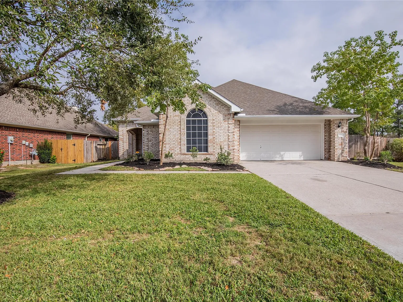 4 bed, 2.5 bath, 2407 sqft, $2,350 — Photo 4
