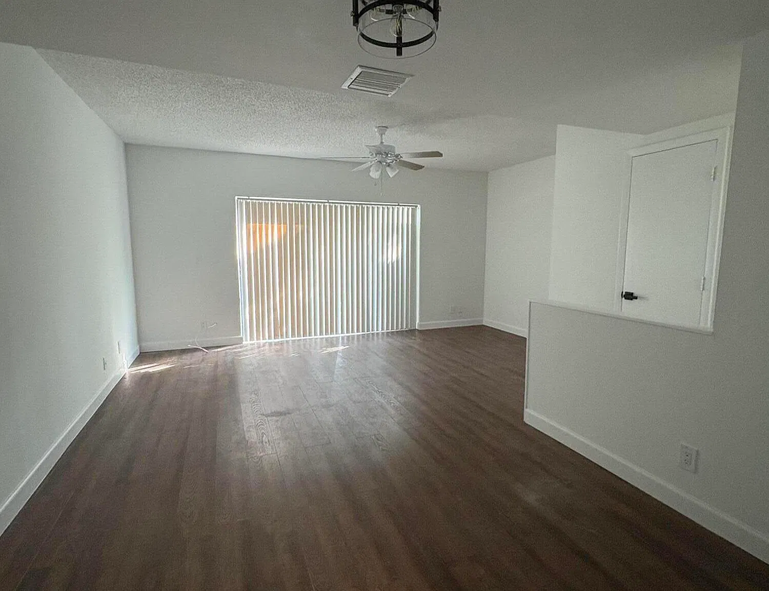 2 bed, 2.5 bath, 1000 sqft, $2,600 — Photo 2