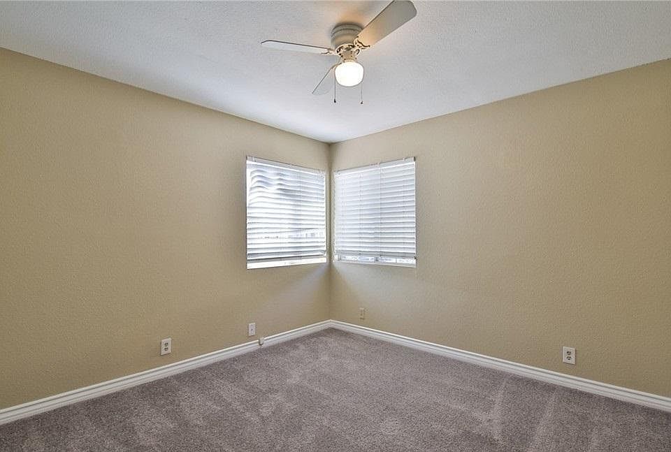1st image of 832 Portside Cir