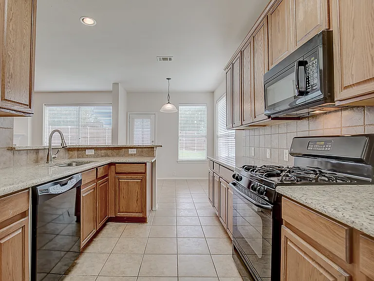 2609 Monroe Dr — Photo 14