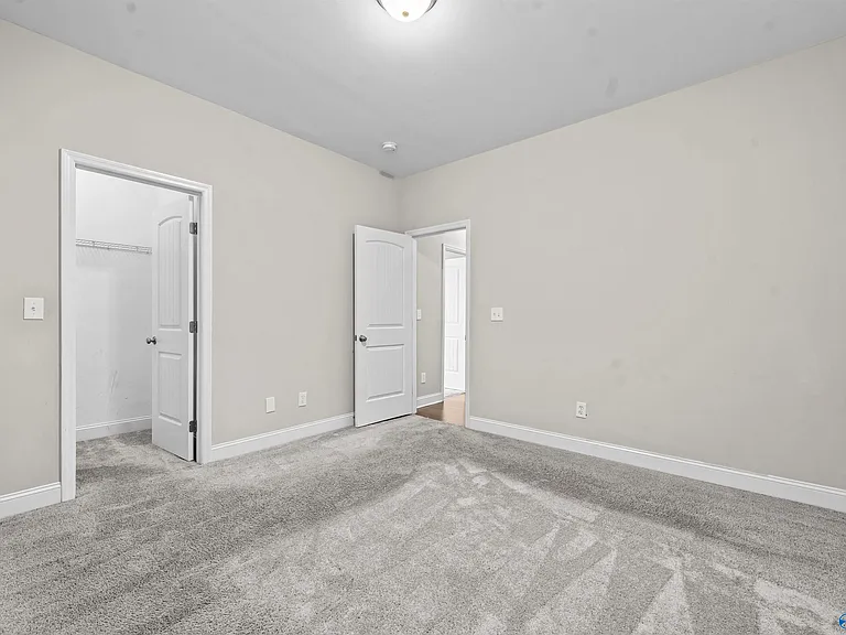 104 Erskin Parcus Dr — Photo 35