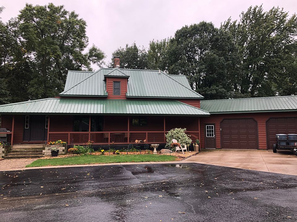 Front view -covered deck