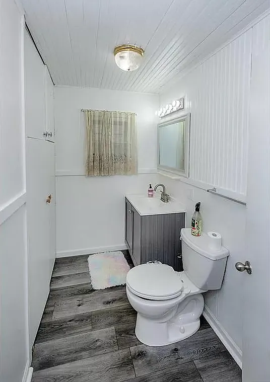 5 bed, 2241 sqft, $3,125 — Photo 2