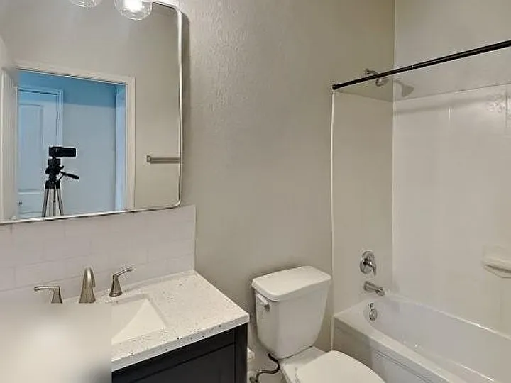 5833 Zachary Scott St — Photo 19