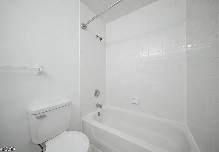 415 Union St — Photo 24