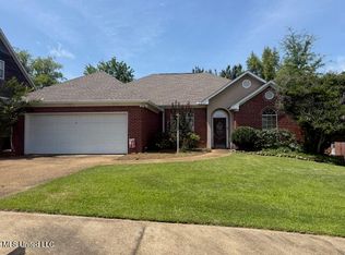 185 Apple Blossom Dr, Brandon, MS 39047
