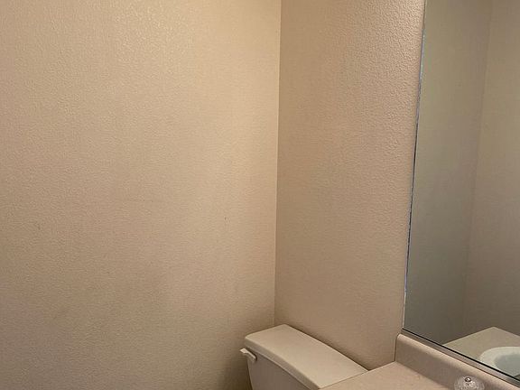 4th image of 450 Ithaca Ct #16