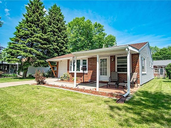 4th image of 225 Burnside Dr