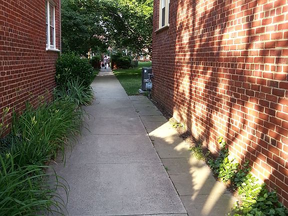 Walk Way to Courtyard