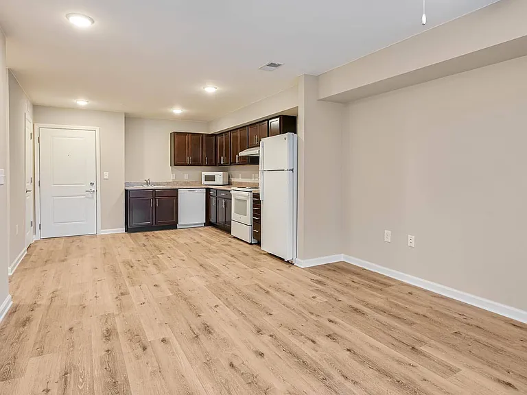 Hawkins Pointe — Photo 18
