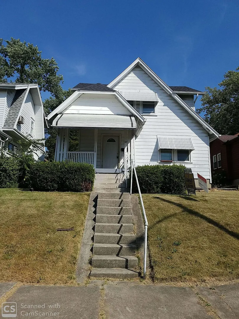 Great 2 bed 1 bath with backyard retreat and detached garage, near WPAFB, Sinclair — Photo 1