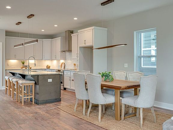 4th image of 1201 Walsh St