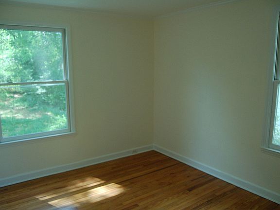 5th image of 107 W Edgewood Dr