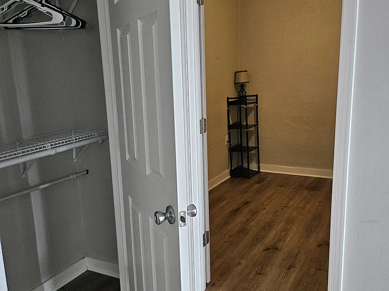 613 Poplar St #B — Photo 6