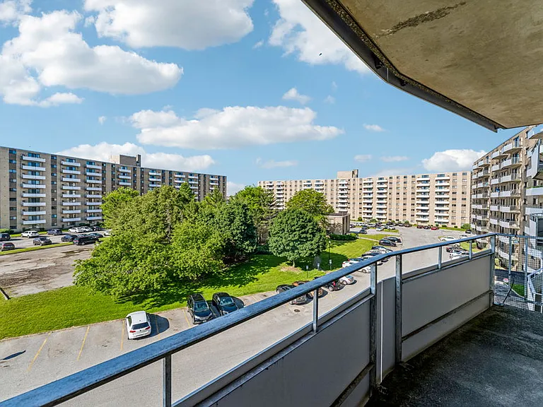 Bishop Park Apartments — Photo 21