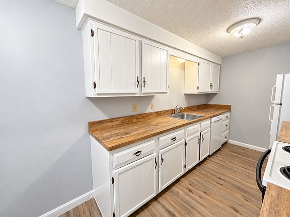 2nd image of 404 N Main St #2