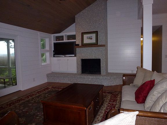 4th image of 154 Saint Clair Dr