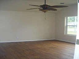 3rd image of 8905 Oak Knoll Ln