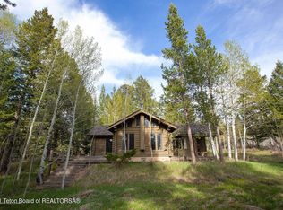 8580 Creek Crossing Loop Rd, Moose, WY 83012