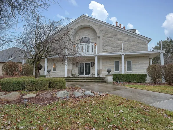 37303 Camellia Ln, Clinton Township, MI 48036