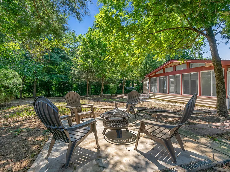 4 Twig Ct — Photo 64