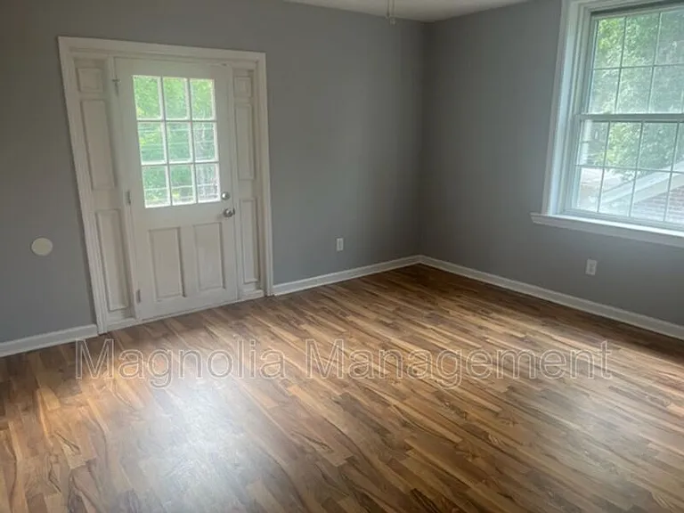 215 W Young Ave #6 — Photo 7