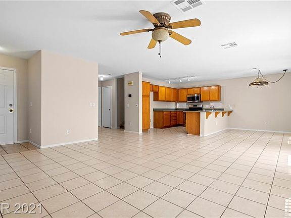 5th image of 1033 Flora Plum Ct