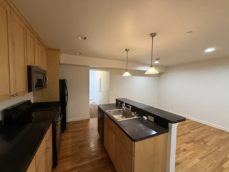 20 E Main St #6 — Photo 2