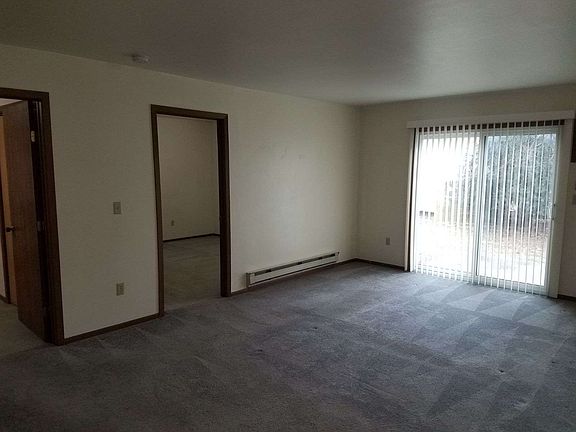 Living room_03292023