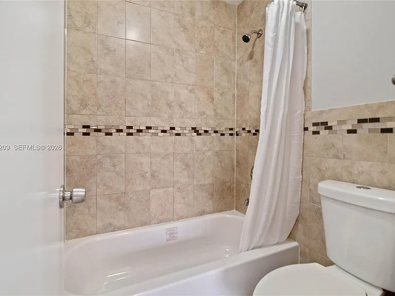 1197 Washington Cir #1197A — Photo 14