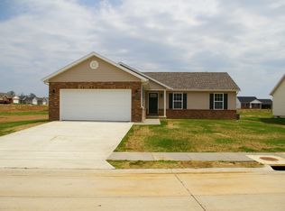 1108 Maplewood Ln, Waterloo, IL
