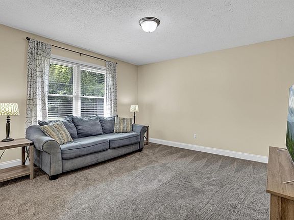5th image of 6341 Shaftsbury Dr