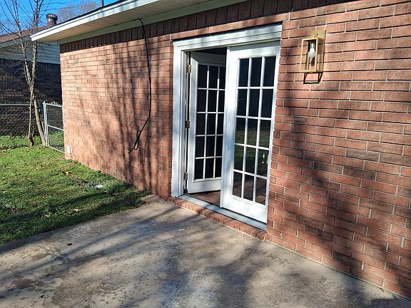 2nd image of 1504 E L St