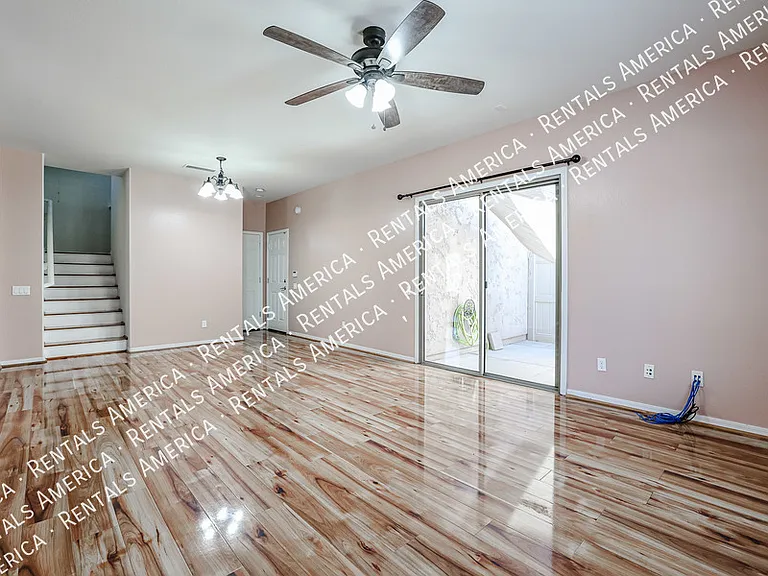 2127 W Monte Cristo Ave — Photo 8