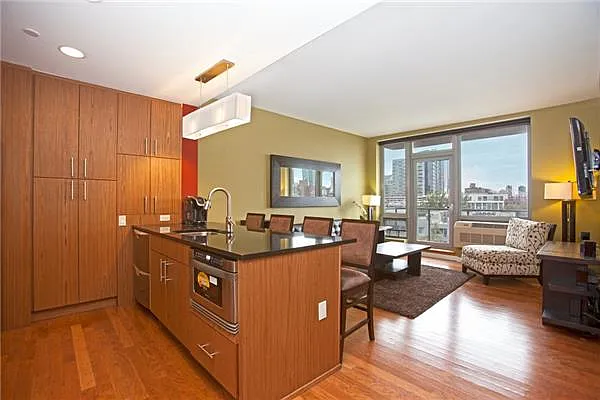 Rented by Space Marketing Shop | media 38