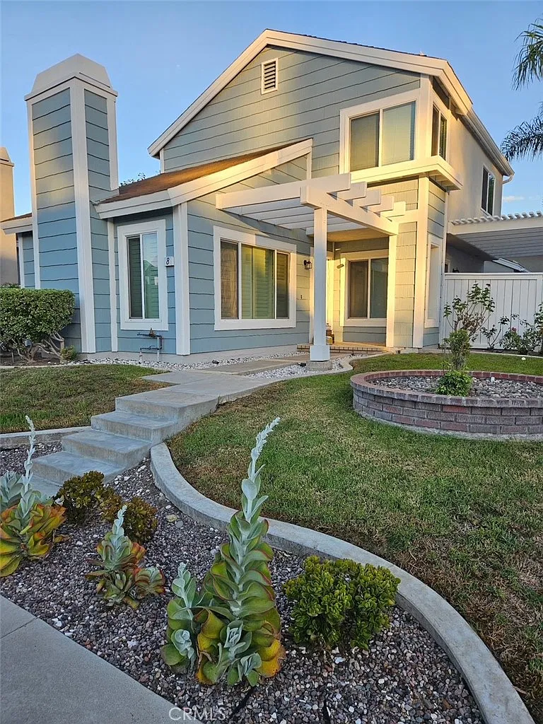 3 bed, 2.5 bath, 1571 sqft, $5,000 — Photo 2